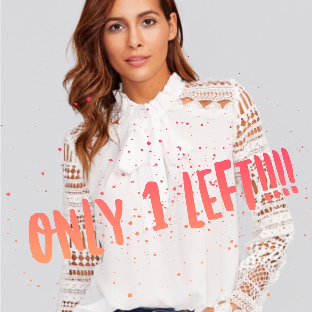 ⭐️LAST ONE⭐️ White tie neck top with lace sleeves